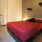 招待所 Enzo Luxury 3*